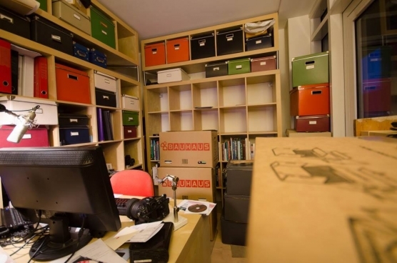 Emptying the office Emptying the office